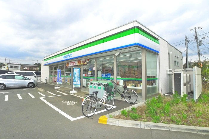 ファミリーマート(コンビニ)まで100m サンスルガＣ