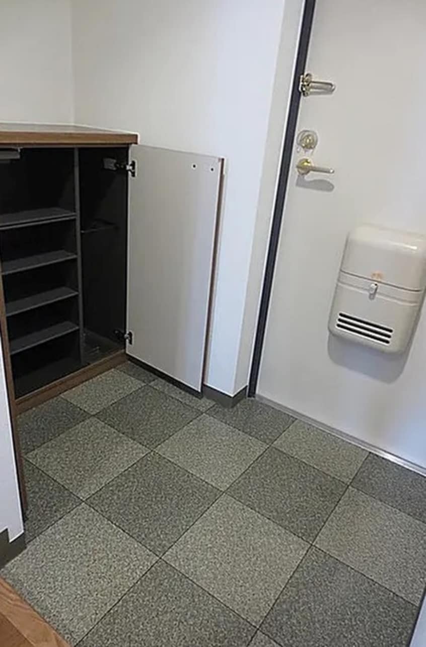 玄関 シャンティ・エム