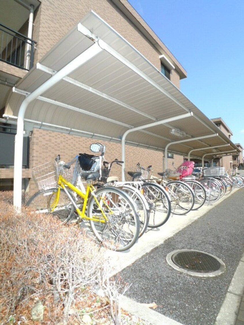 駐輪場 新座四季タウン