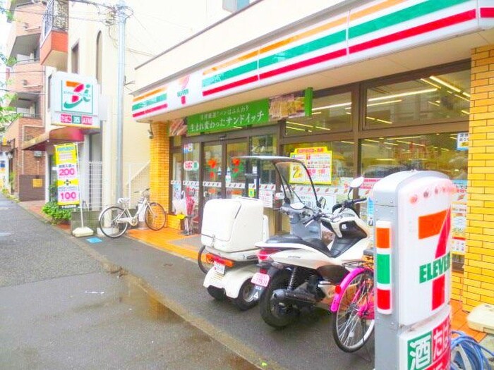 セブンイレブン世田谷駒沢４丁目店(コンビニ)まで83m 駒沢ﾀﾞｲﾔﾓﾝﾄﾞﾏﾝｼｮﾝ