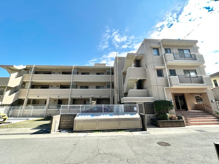 外観写真 ﾘｭｸｽ湘南鎌倉ｵｰｼｬﾝﾋﾞｭｰ(302)