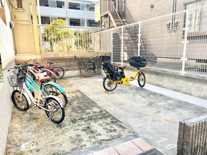 駐輪場 ﾘｭｸｽ湘南鎌倉ｵｰｼｬﾝﾋﾞｭｰ(302)