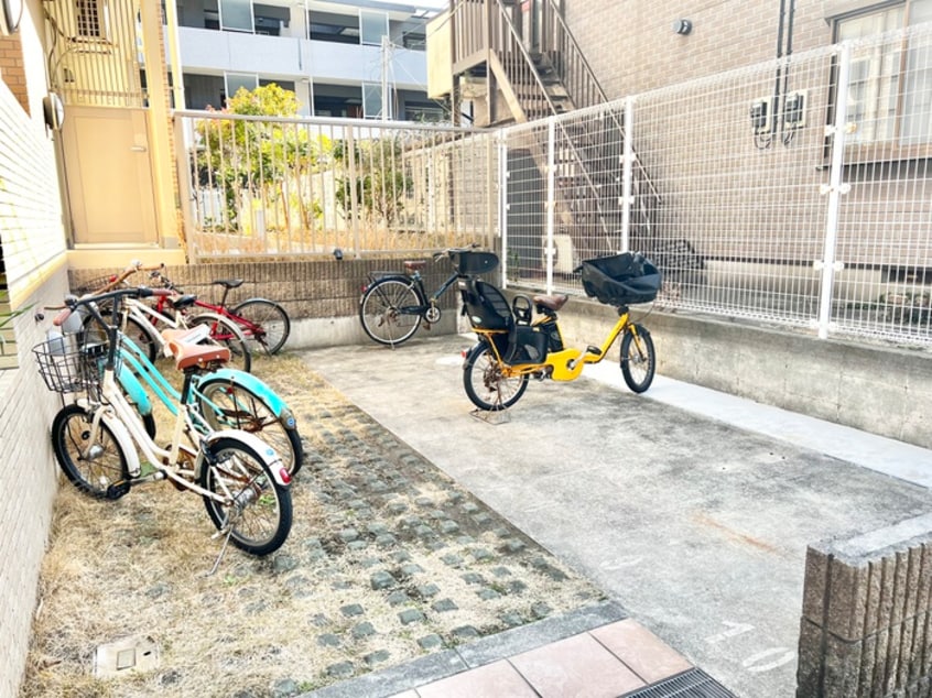 駐輪場 ﾘｭｸｽ湘南鎌倉ｵｰｼｬﾝﾋﾞｭｰ(302)
