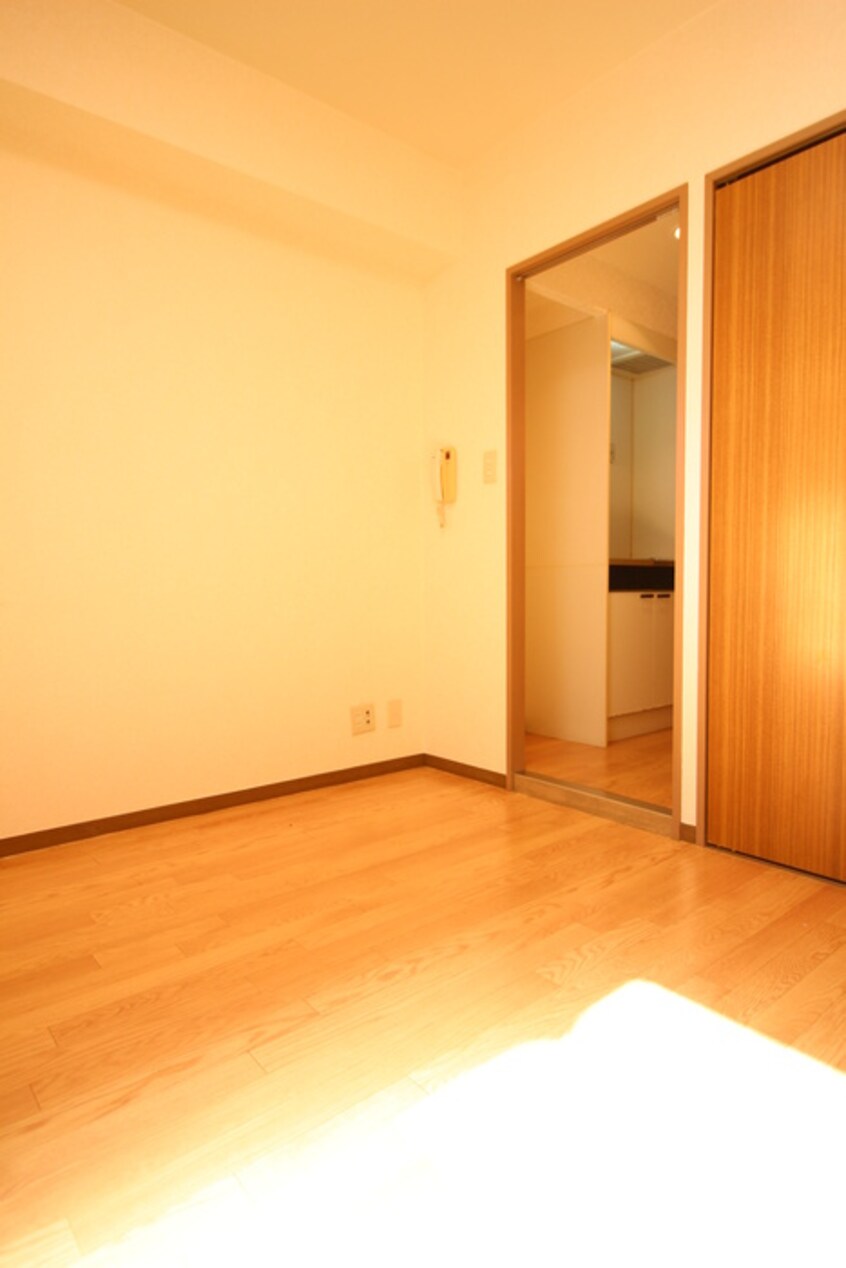 居室 ルート若松町