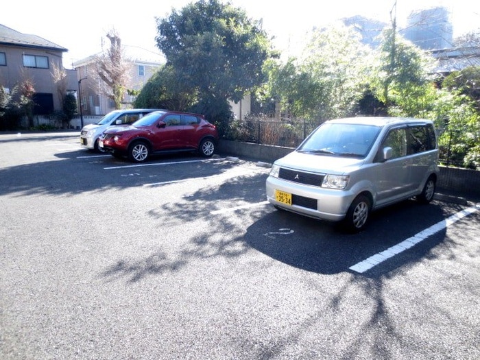 駐車場 キャメリア・コート