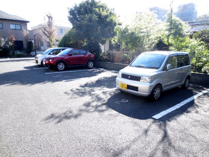 駐車場 キャメリア・コート