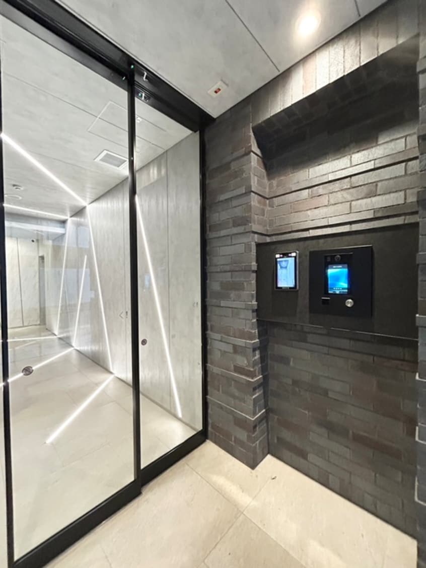 エントランス部分 AIFLAT若松河田