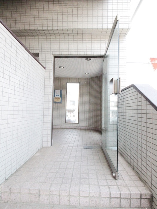 エントランス部分 コアロ－ド与野