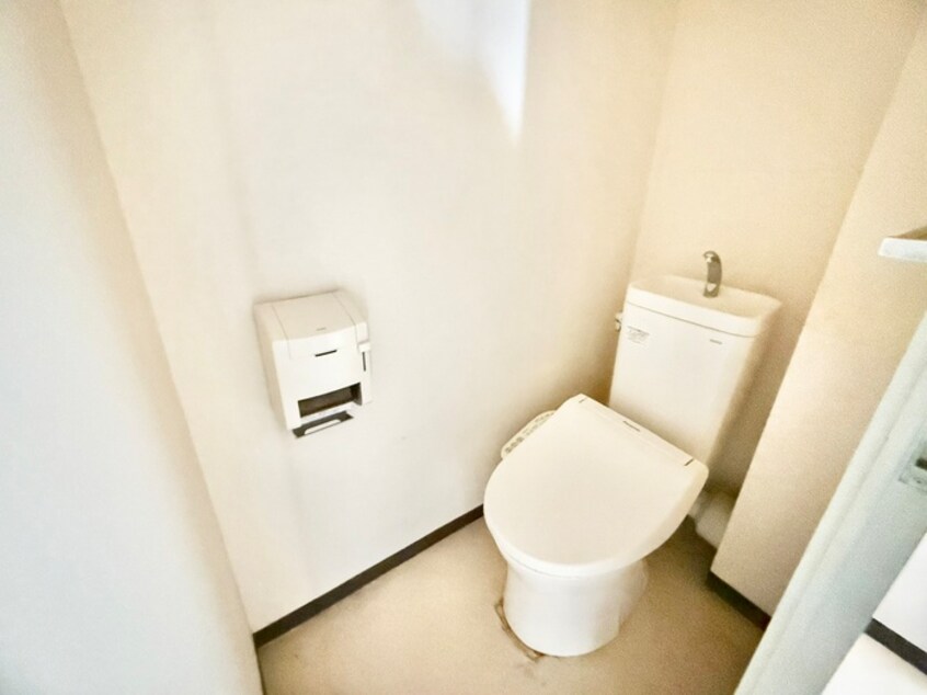 トイレ コアロ－ド与野