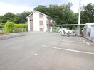 駐車場 プレ－ル下新井