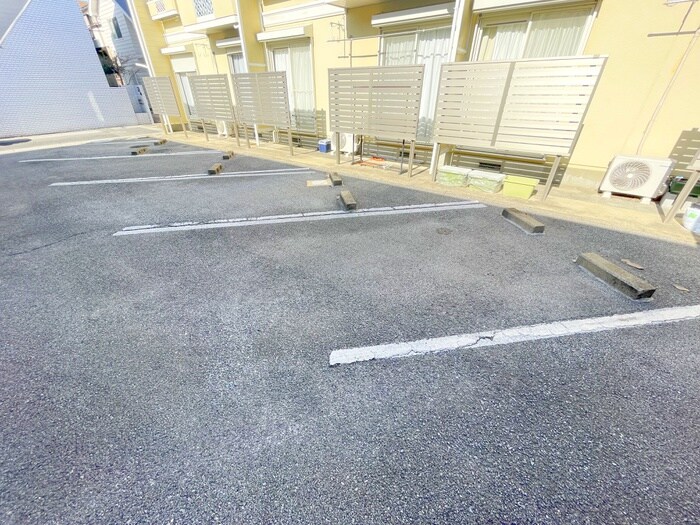 駐車場 アルヴィレオ壱番館