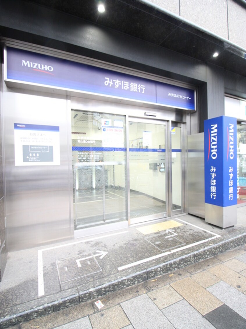 みずほ銀行外苑前支店(銀行)まで280m NIKKO APARTMENT HOUSE