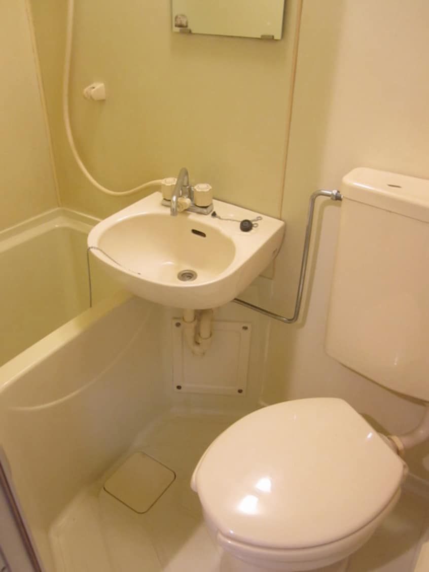 バス／シャワールーム等 シャトー川島