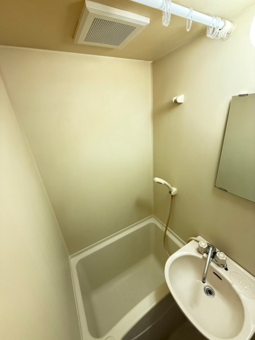 バス／シャワールーム等 シャトー川島