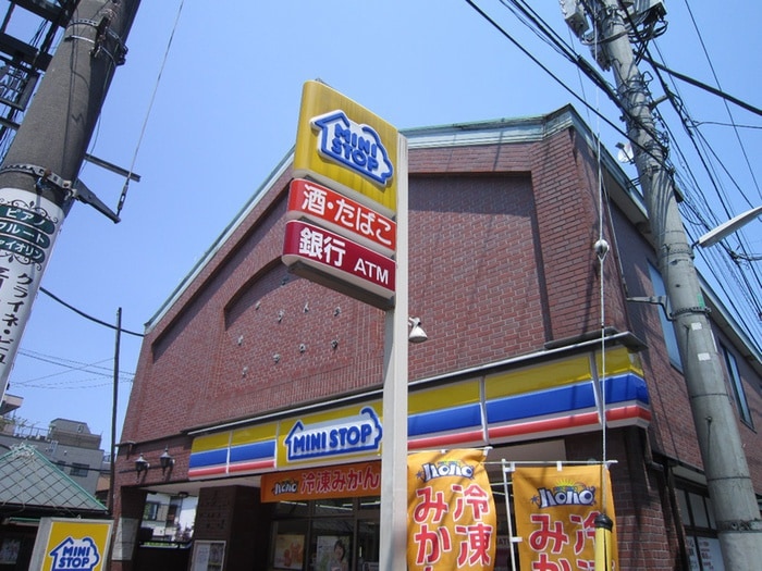 ミニストップ(コンビニ)まで411m シャトー川島