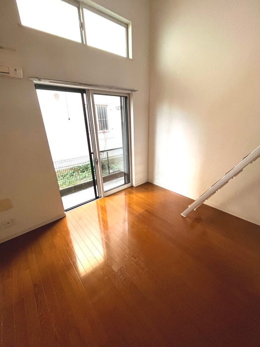 居室 メゾン横浜岸谷