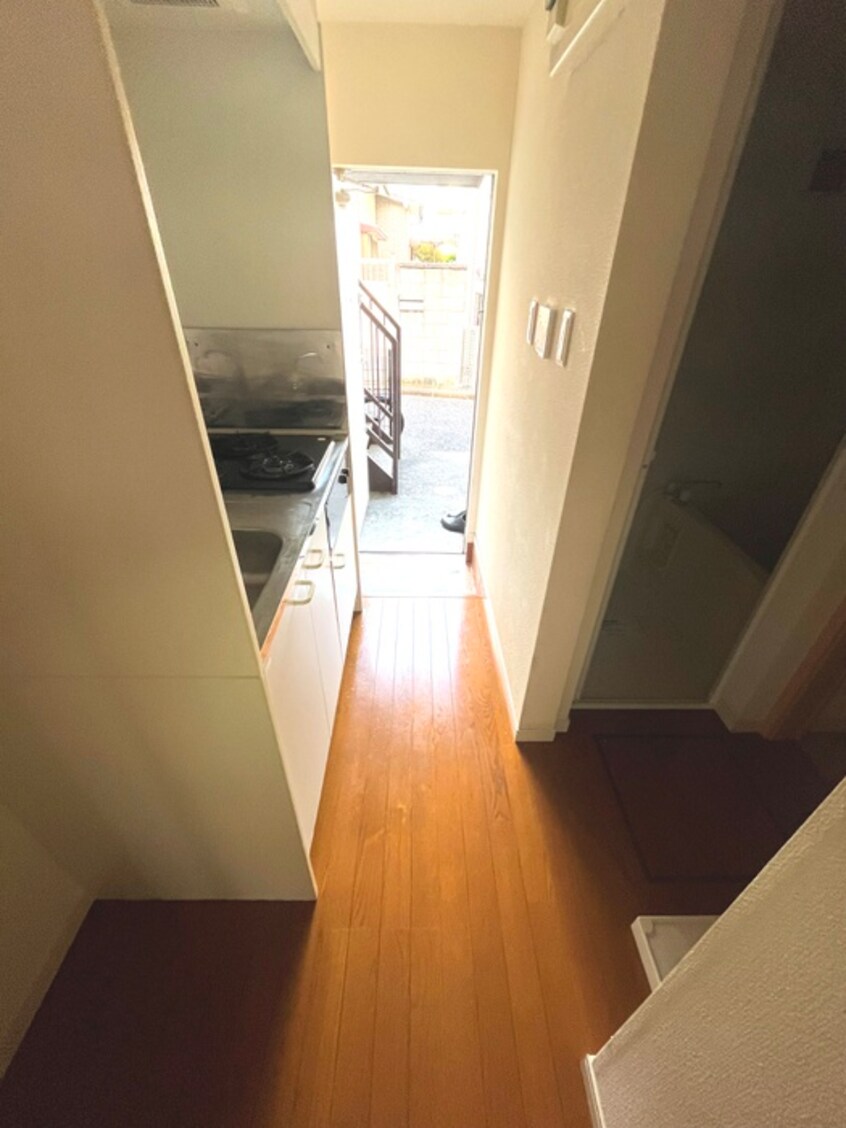 廊下 メゾン横浜岸谷