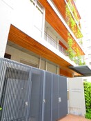 中央小学校(小学校)まで200m ｵｰﾊﾟｽﾎｰﾑｽﾞ八丁堀