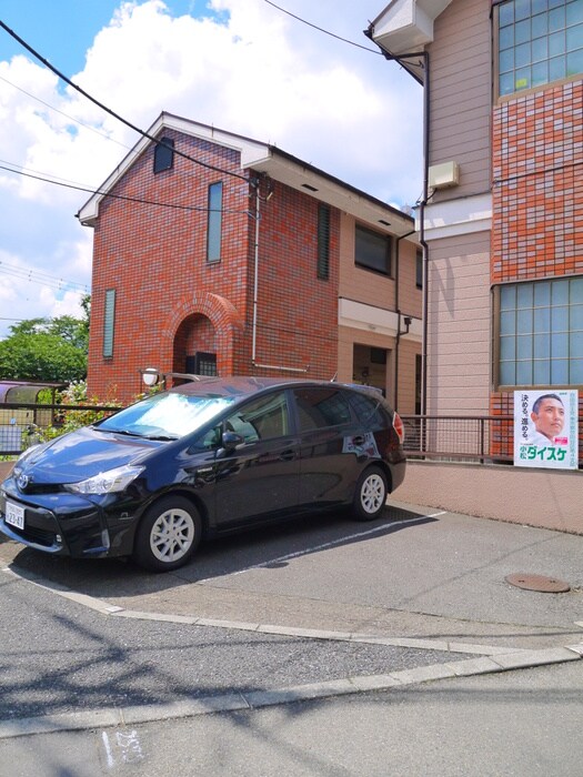 駐車場 ガウディ７