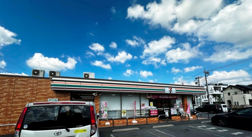 セブンイレブン(コンビニ)まで450m グレイス八潮