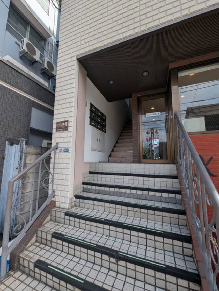 エントランス部分 メゾン沙羅