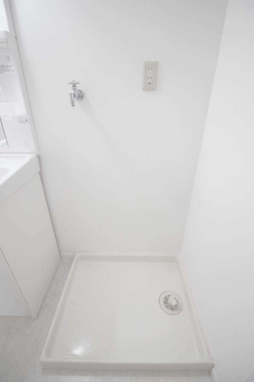 洗濯機置場 リバ－サイドマキバ