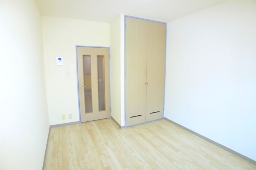 居室 カ－サ本中山