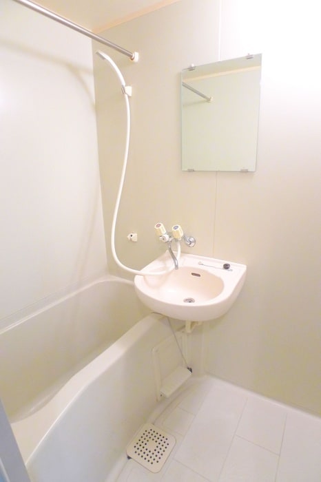 バス／シャワールーム等 カ－サ本中山