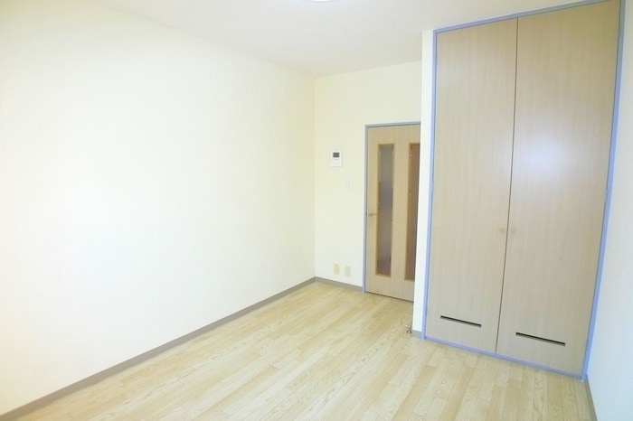 居室 カ－サ本中山