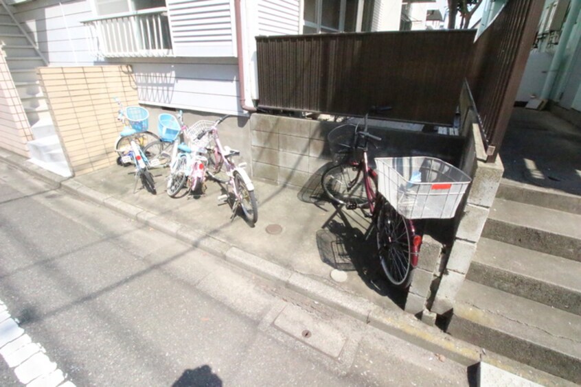 駐輪場 アランハイム