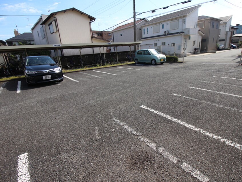 駐車場 コスモヒルハウス