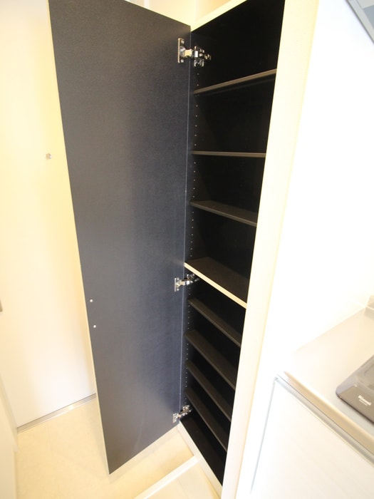 収納 リブリ・大倉山