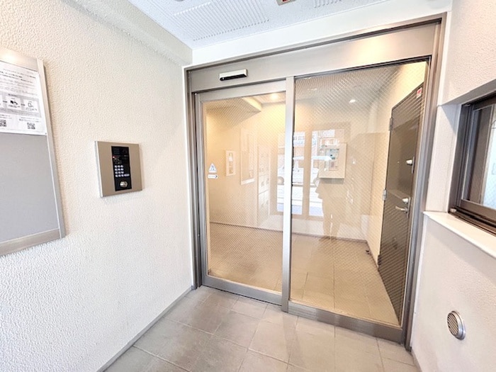 エントランス部分 ラクラス菊名