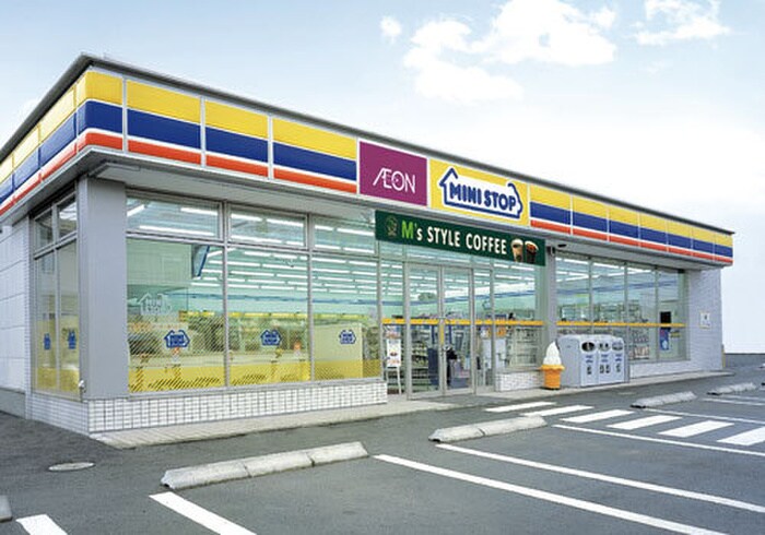 ミニストップ元八王子2丁目店(コンビニ)まで947m カトレアハイツ