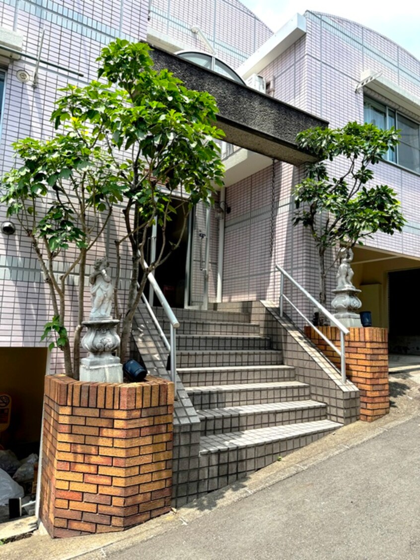 エントランス部分 恵比寿ガ－デンヒルズ