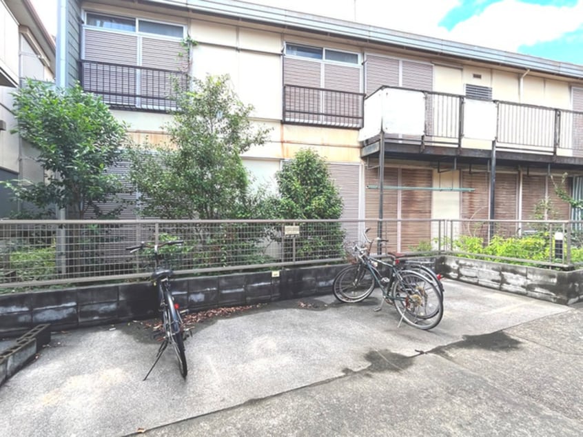 駐輪場 メゾンドゥ