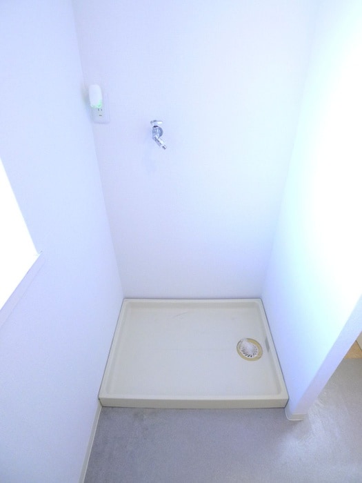 洗濯機置場 ＬＥＯ拾八番館