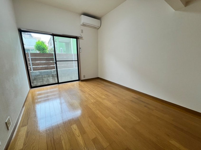 居室 T．フラット