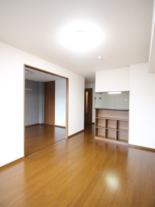 居室 ファミール河内