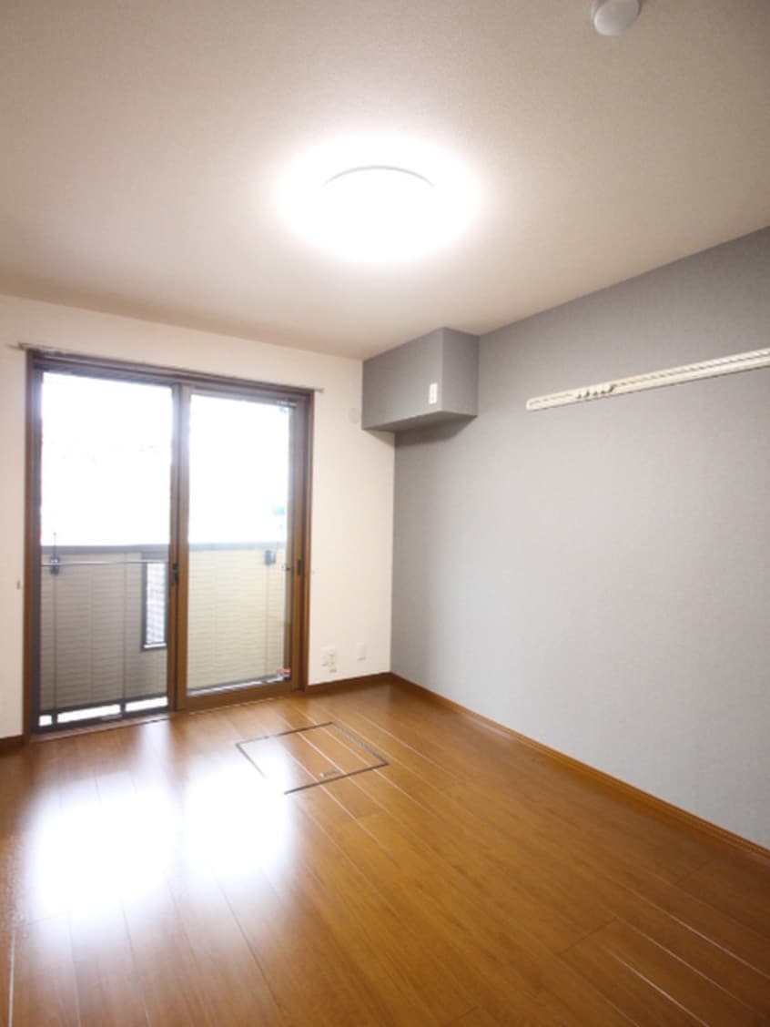 居室 ファミール河内