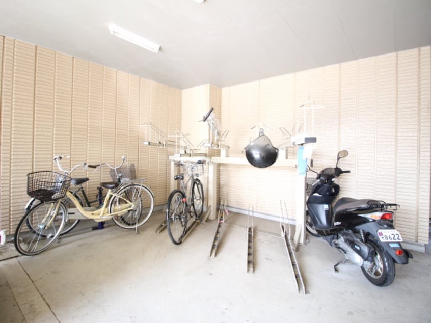 駐輪場 ファミール河内