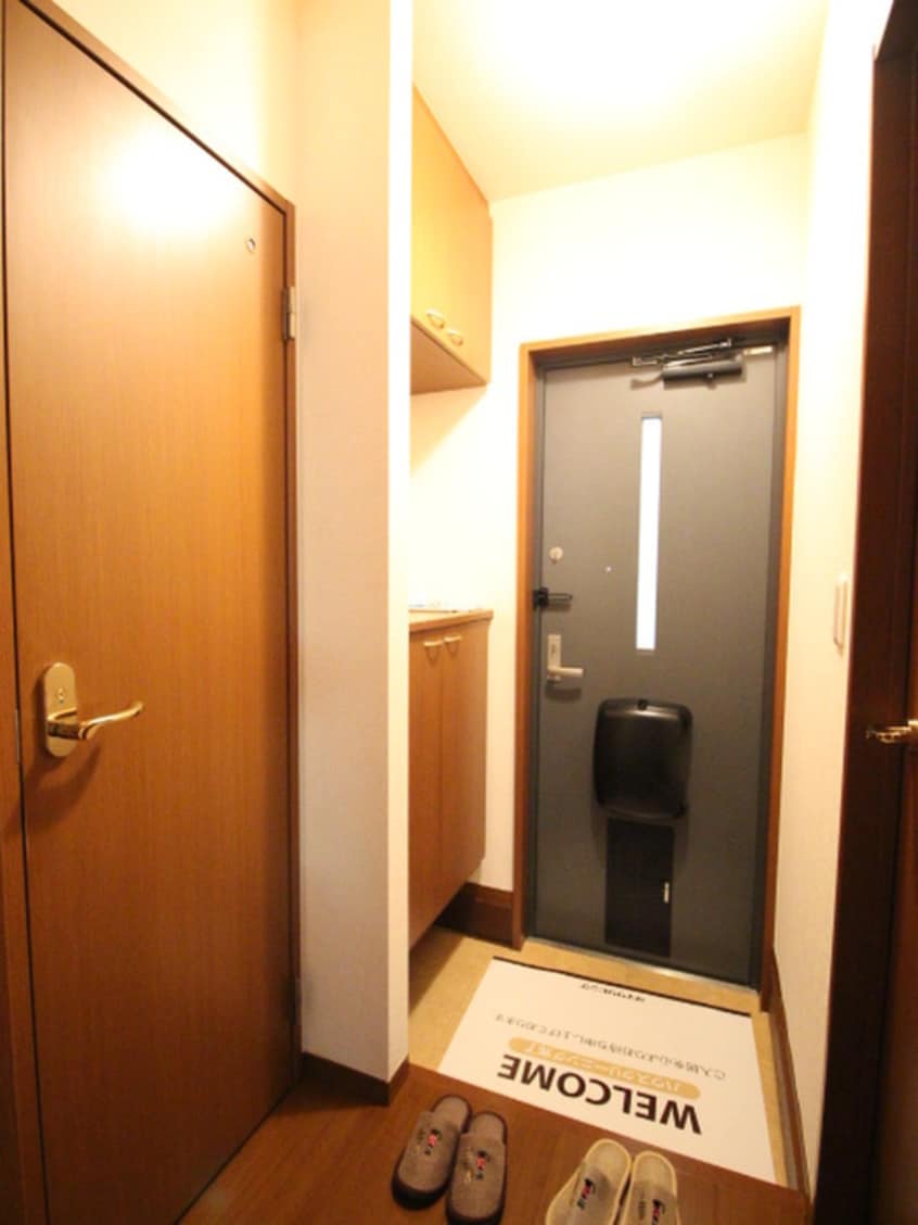 玄関 ファミール河内