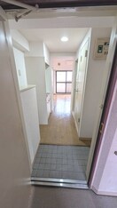 玄関 ﾛｲﾔﾙﾗｲｵﾝｳﾞｨﾚｯｼﾞ　ﾊﾟ-ﾄ5