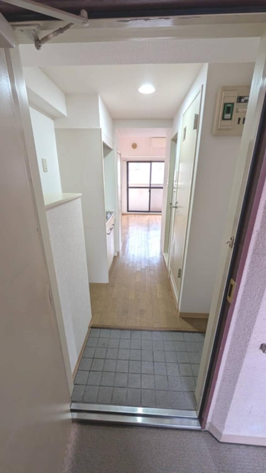 玄関 ﾛｲﾔﾙﾗｲｵﾝｳﾞｨﾚｯｼﾞ　ﾊﾟ-ﾄ5