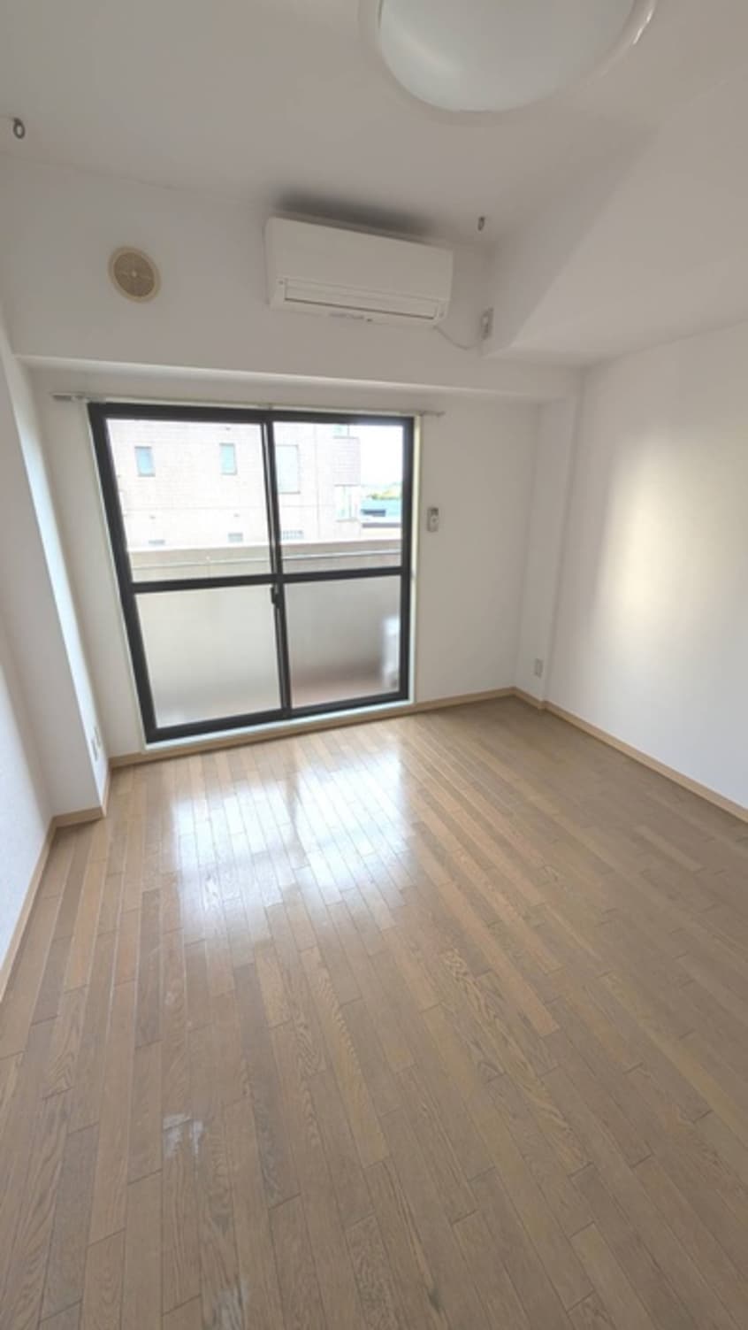 居室 ﾛｲﾔﾙﾗｲｵﾝｳﾞｨﾚｯｼﾞ　ﾊﾟ-ﾄ5