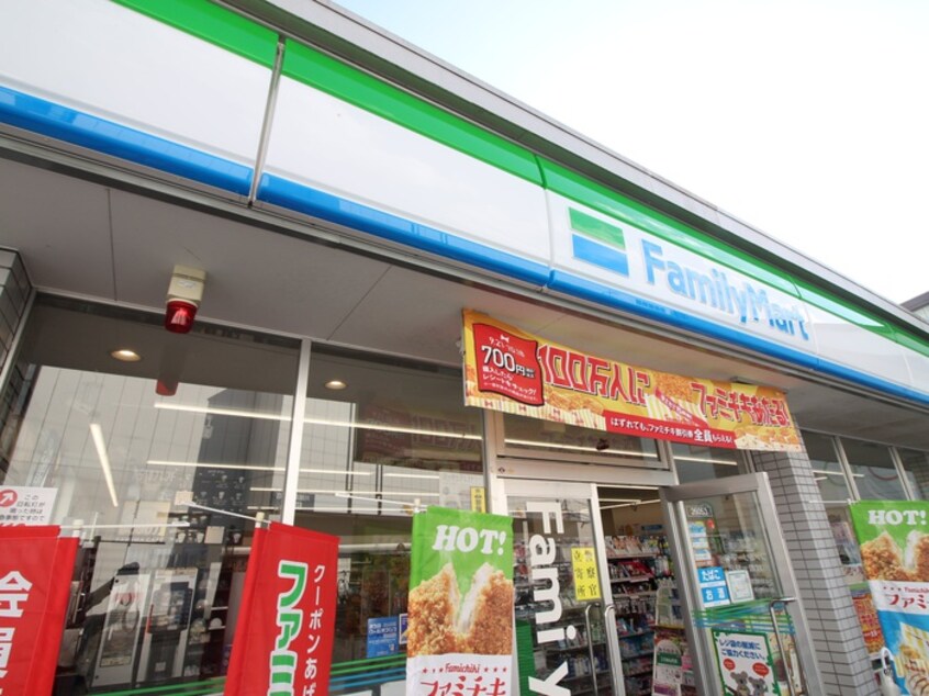 ファミリーマート川越霞ヶ関店(コンビニ)まで500m ラテルネ川越