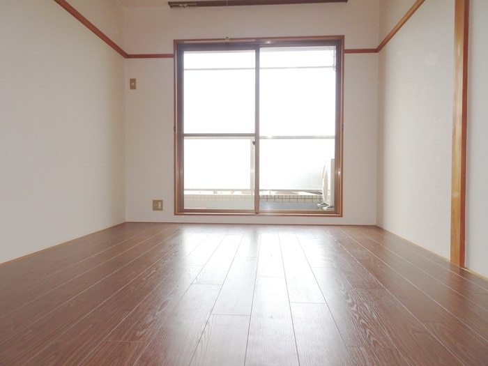 居室 グロリアサンコ－