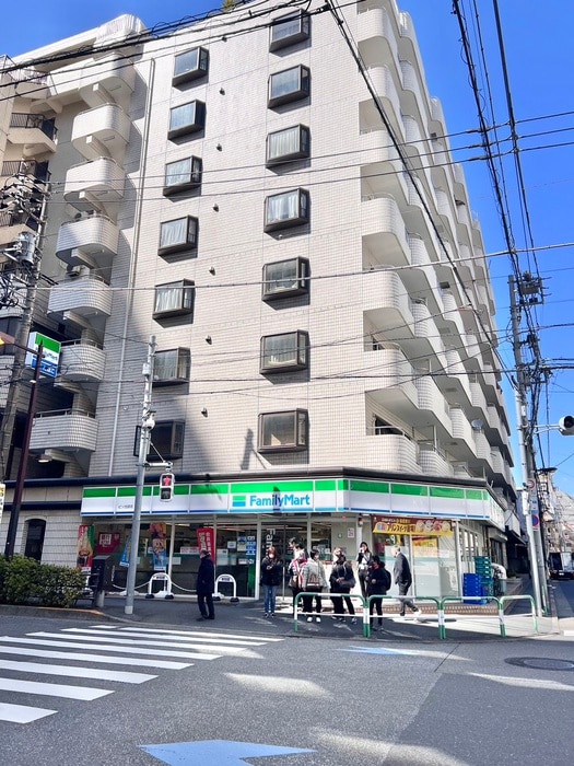 ファミリーマート ピソ池袋店(コンビニ)まで52m メゾン・ハタノ