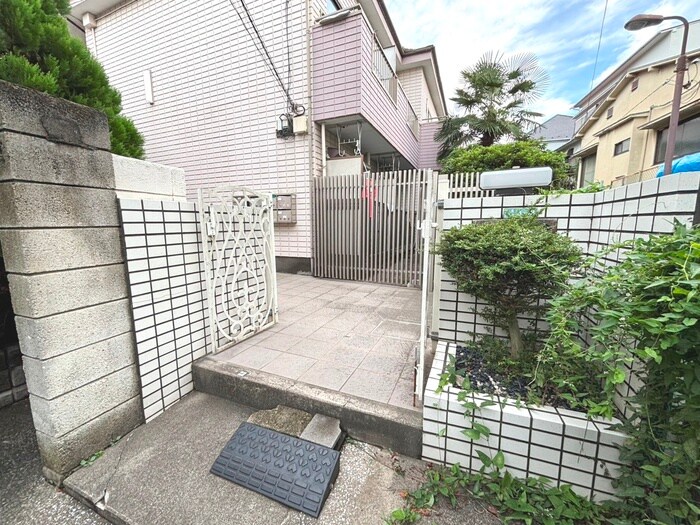 エントランス部分 シャトール祐天寺