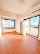 居室 ラ・トゥ－ル・アンフィニ